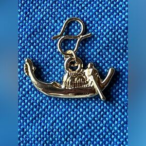 🛶  EFFY GONDOLA CHARM 🛶  NWOT 🛶